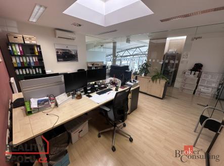 Pronájem - komerční objekt, administrativní budova, 22 m²