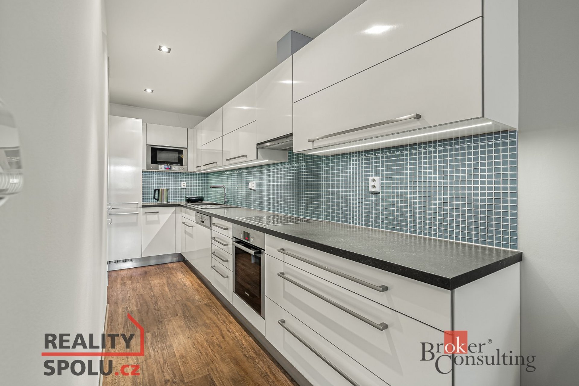 Prodej prosluněného 3kk 95 m2 + Terasa + Balkon + sklep v těsné blízkosti Kunratického lesa - P4