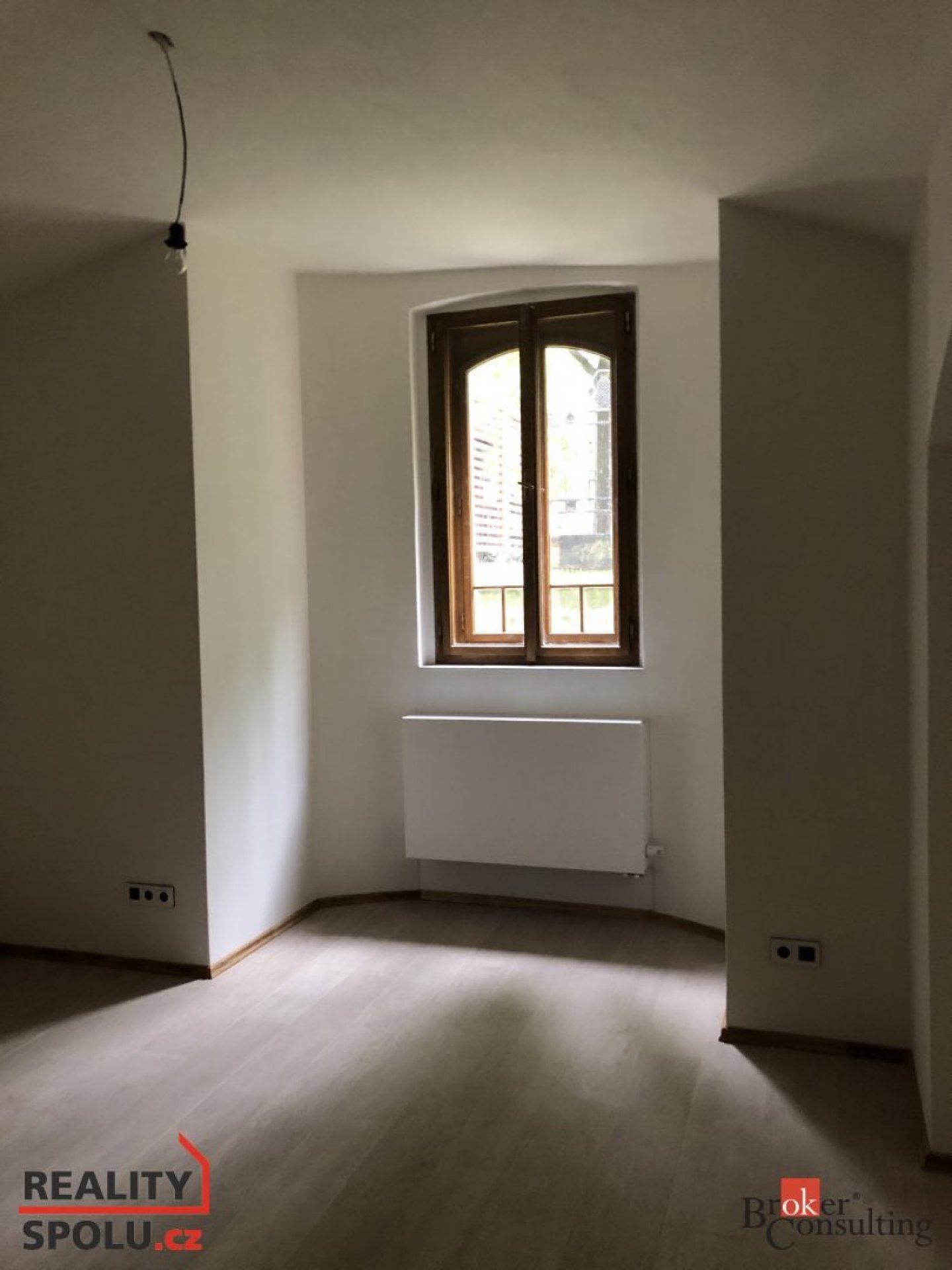 Pronájem komerčního prostoru 47m2 - Ovenecká, Praha 7, Letná