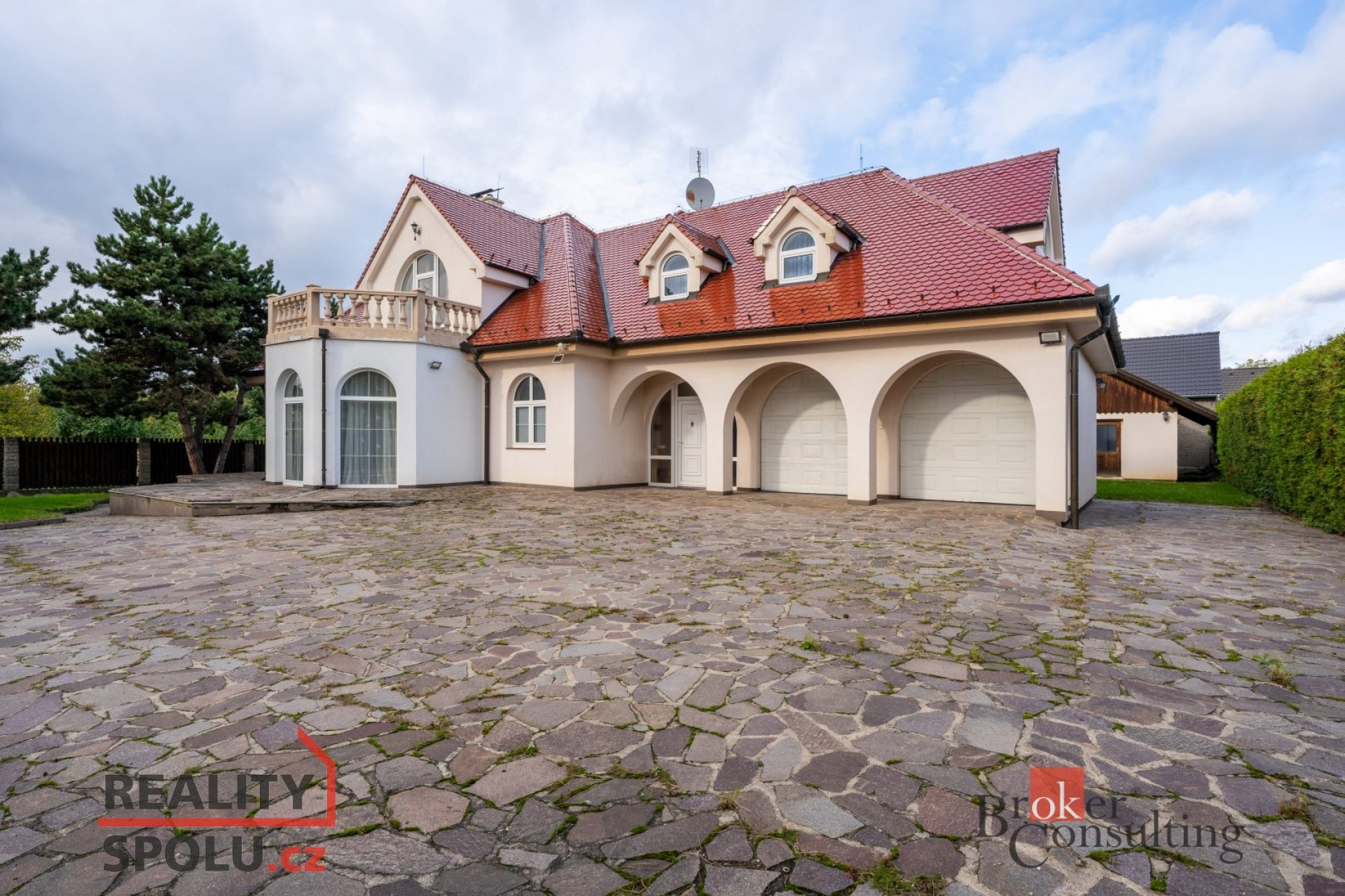 Pronájem, domy/vila, 369 m2, V Zahradách 590, 25241 Dolní Břežany, Praha-západ [ID 77366]