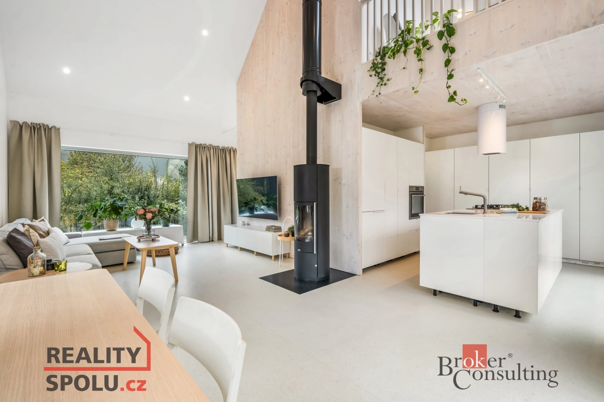 Prodej moderní dřevostavby s velkou zahradou – Kryštofovo Údolí, Liberec 121 m² užitné plochy, dvoug