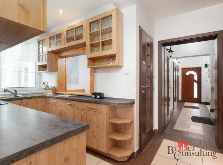 Prodej - dům/vila, 261 m²