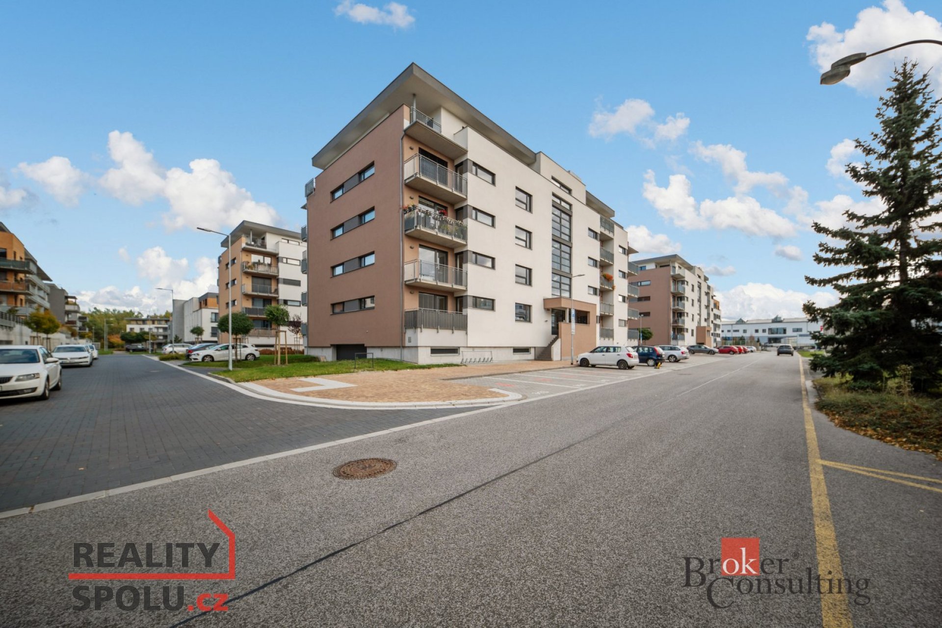 Prodej, byty/2+kk, 54 m2, Antonína Petrofa 2113/10, 50009 Hradec Králové, Hradec Králové [ID 77736]