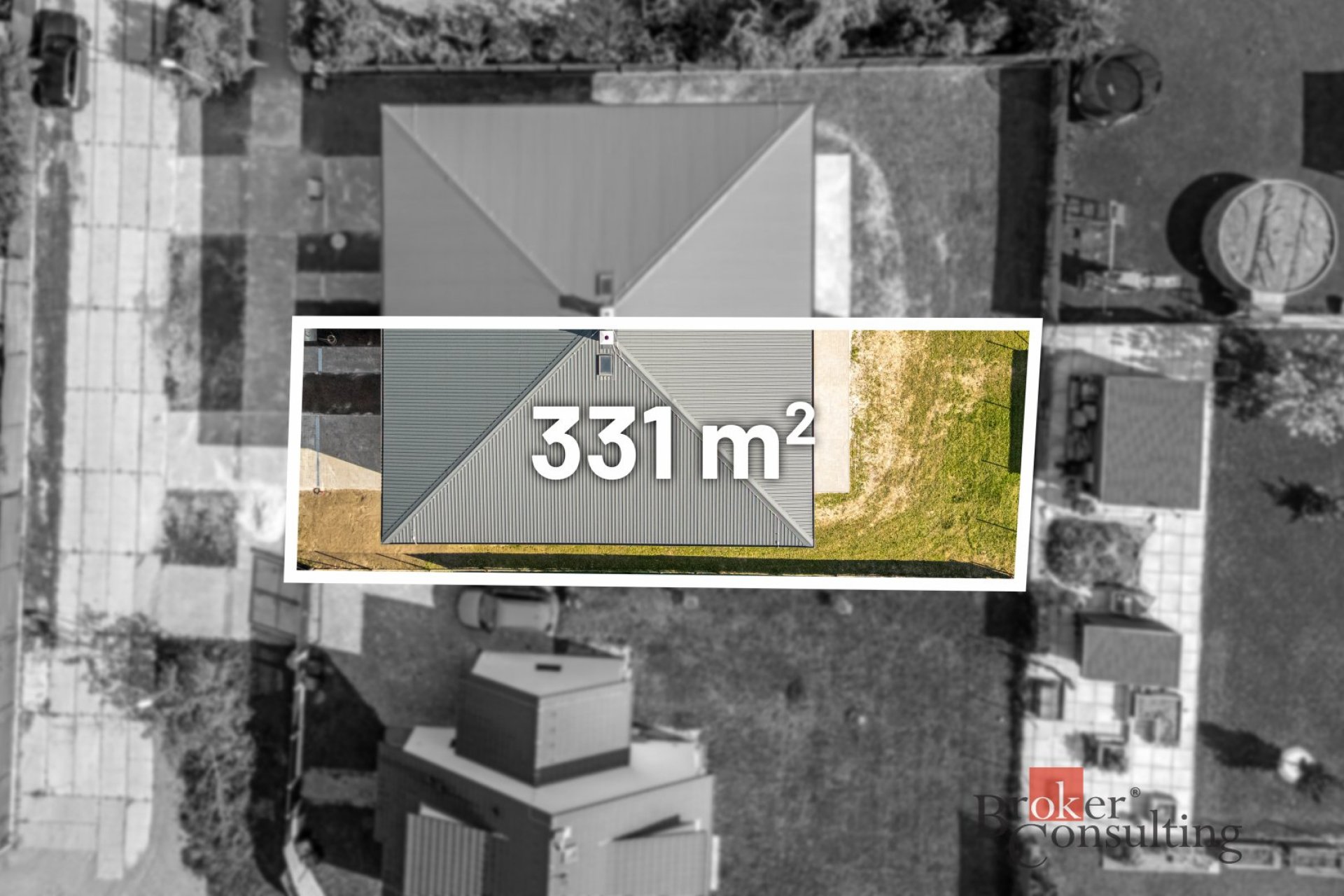Prodej novostavby rodinného domu/bytu 5+kk, 160m² plochy s garáží, z roku 2026, 30 minut východně od
