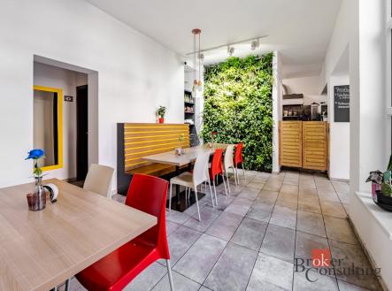 Prodej - komerční objekt, jiný, 200 m²