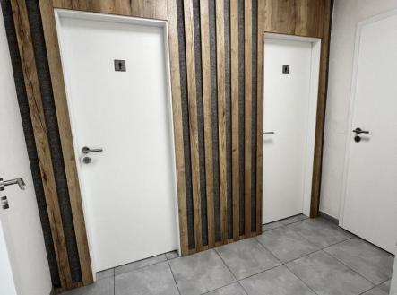 Pronájem - komerční objekt, sklad, 781 m²