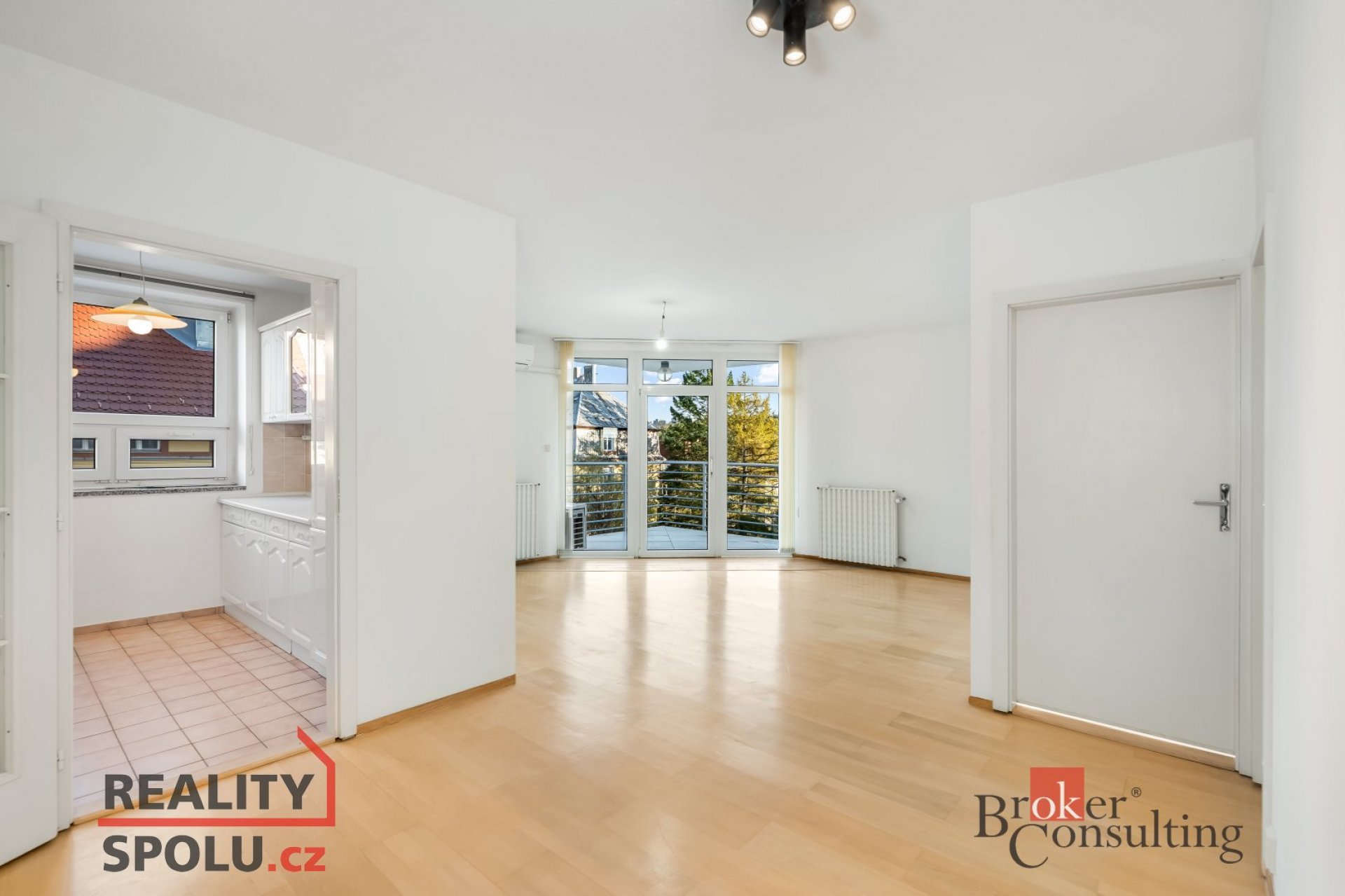 Pronájem bytu 2+1 s balkonem – Liberec, centrum, ulice Husova 59,9 m², balkon 7,9 m², sklep, vlastní