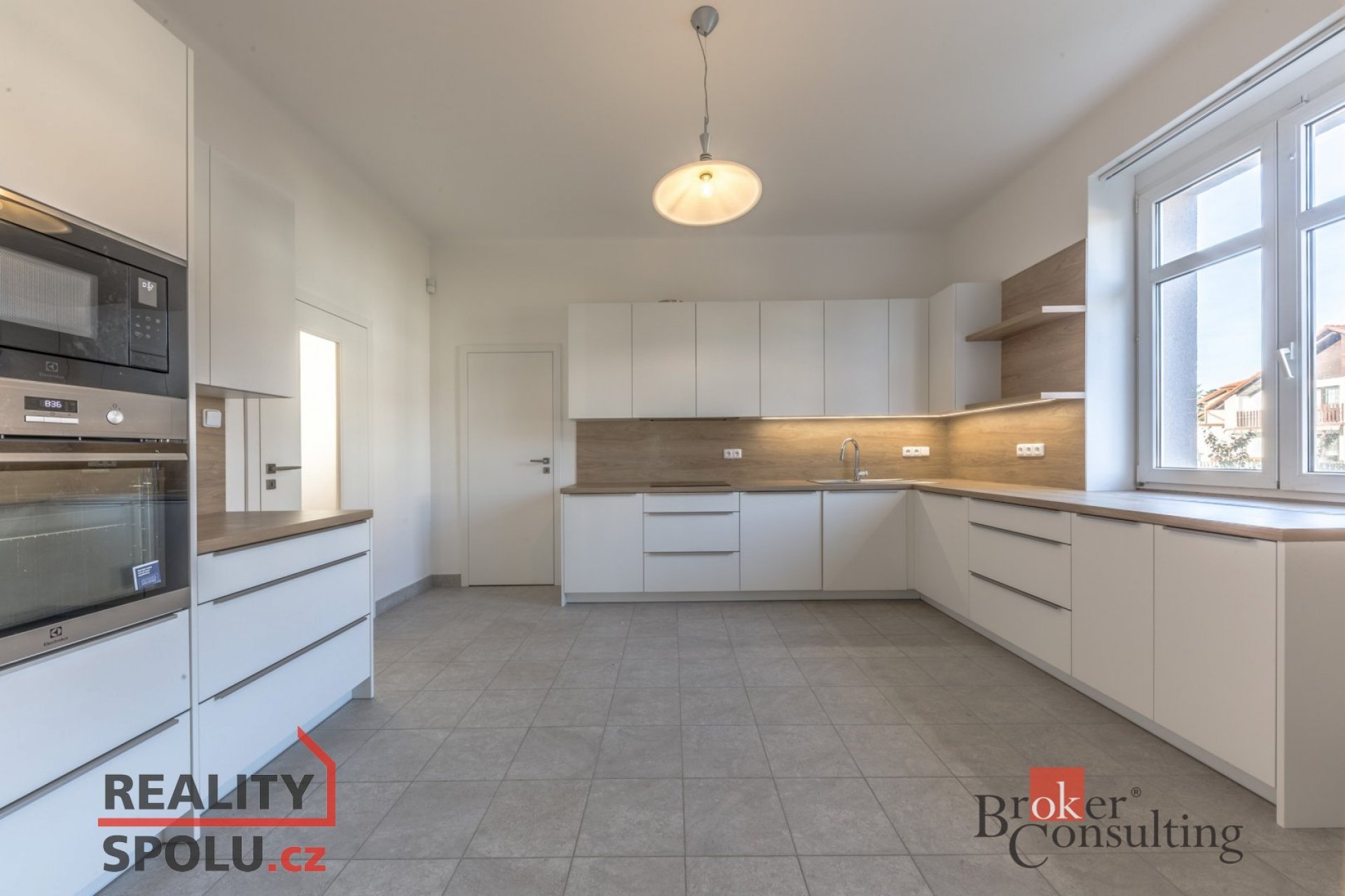 Pronájem vily 5+1, 255 m2, Praha - Zbraslav