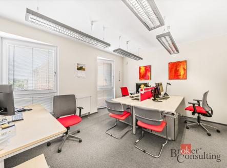 Pronájem - komerční objekt, administrativní budova, 54 m²