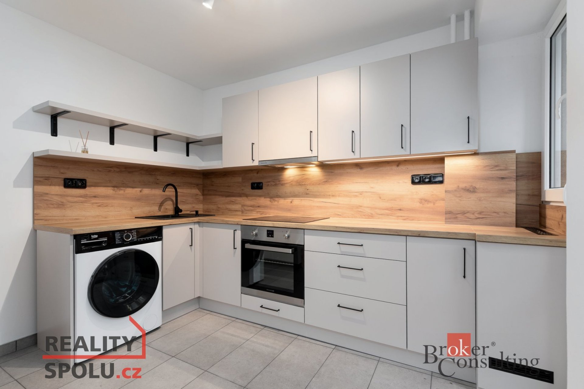 Nově zrekonstruovaný byt 2+kk, Svojsíkova - Poruba