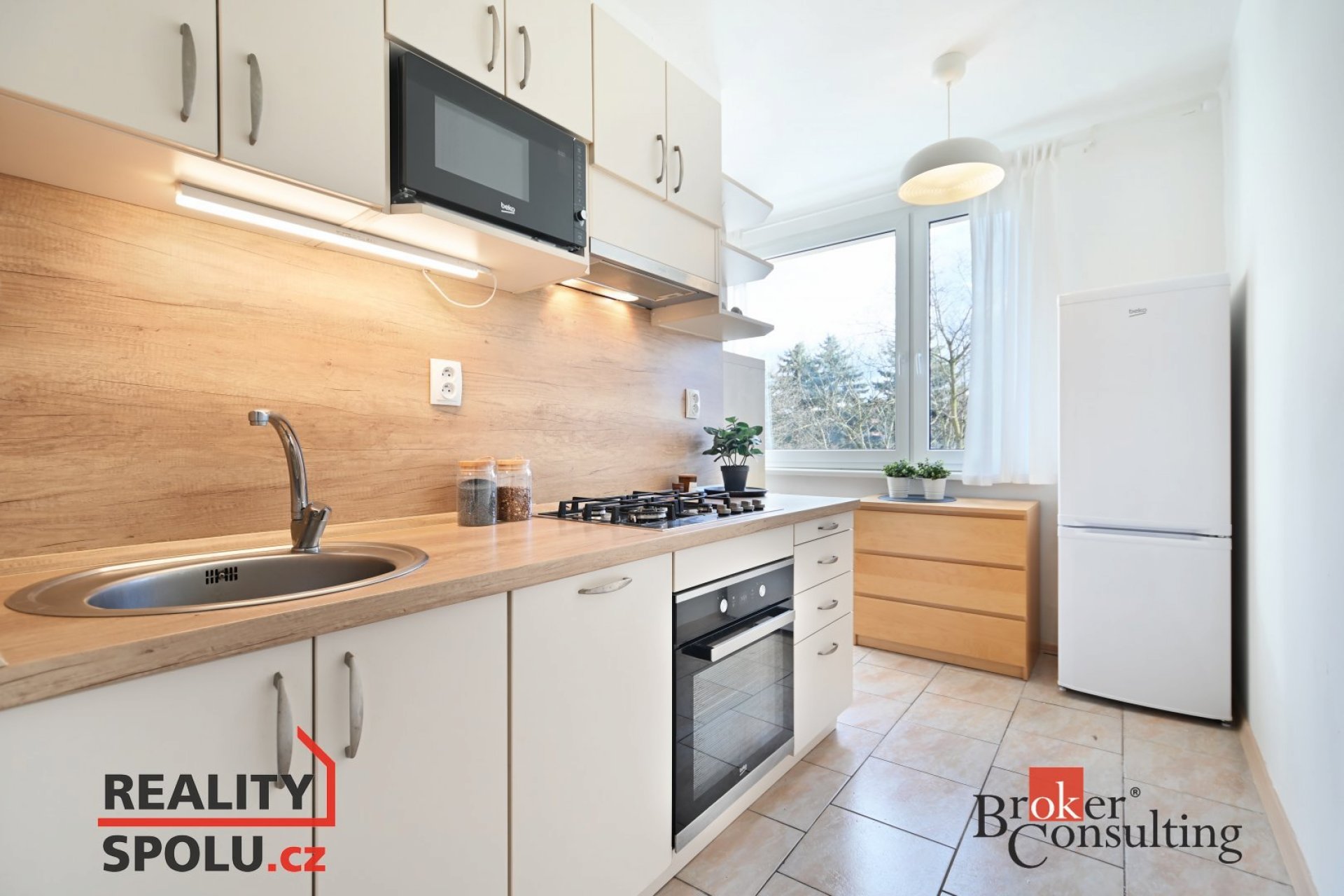 Pronájem bytu 2+1 po rekonstrukci - Liberec, Františkov, ul. Jáchymovská 51 m², sklep 3,8 m², klidné