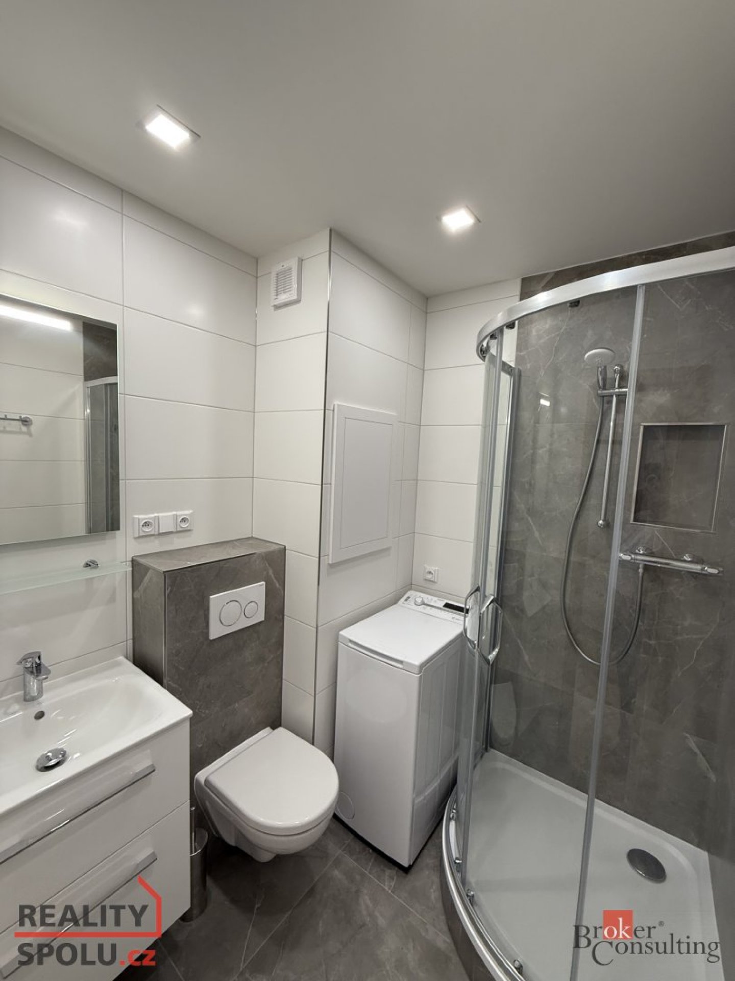 Pronájem, byty/1+kk, 34 m2, Sokolovská, Plzeň, Plzeň-město [ID 79685]