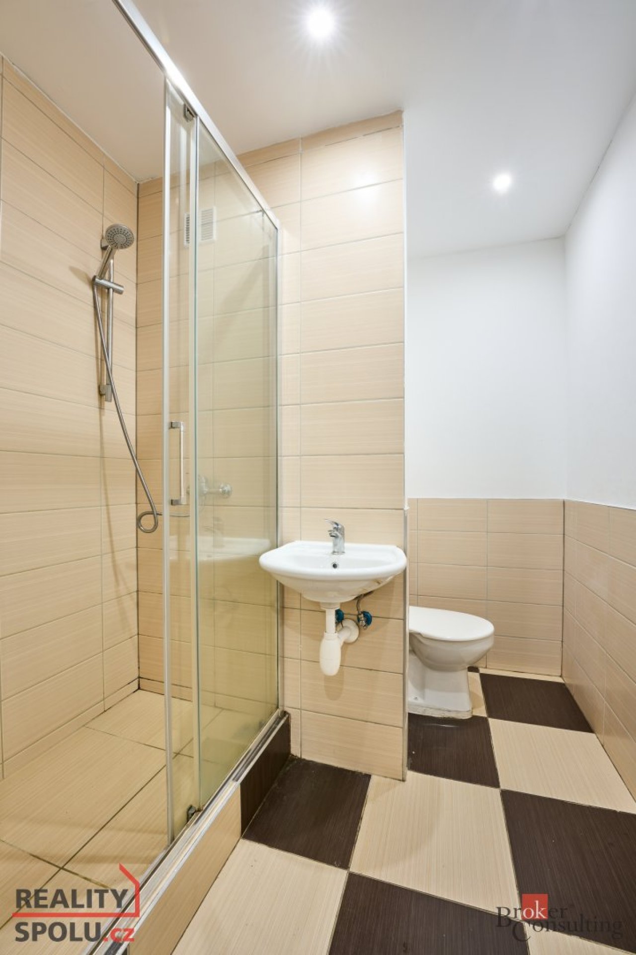 Prodej, byty/2+1, 43 m2, Jaromíra Matuška 8/32, Dubina, 70030 Ostrava-Jih [ID 79182]