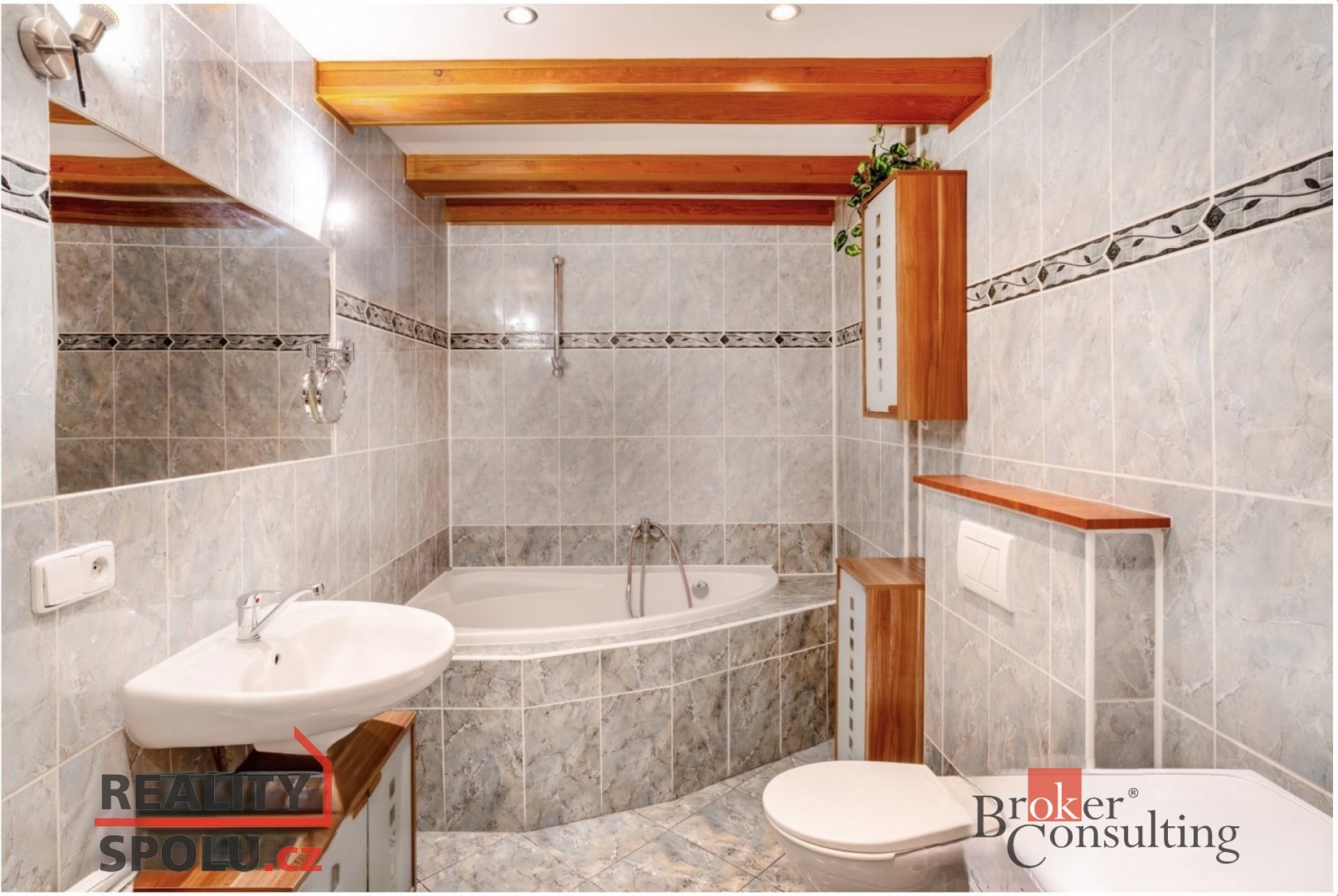 Pronájem atraktivního mezonetového bytu 2KK, 60 m2, Štefánikova - Boskovice