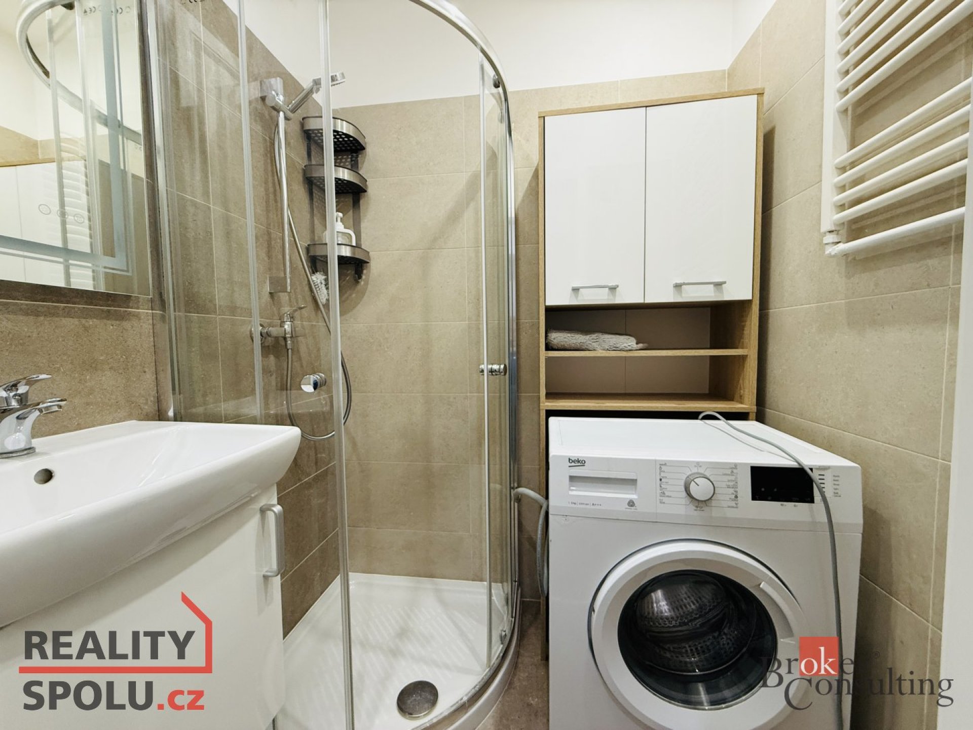 EXKLUZIVNÍ PRONÁJEM 3+1 PO VZDUŠNÉ REKONSTRUKCI S BALKÓNEM - CENTRUM ZLÍNA