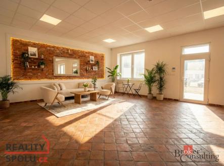 Pronájem - komerční objekt, jiný, 99 m²