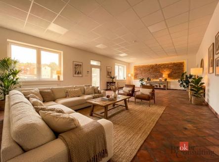 Pronájem - komerční objekt, jiný, 99 m²