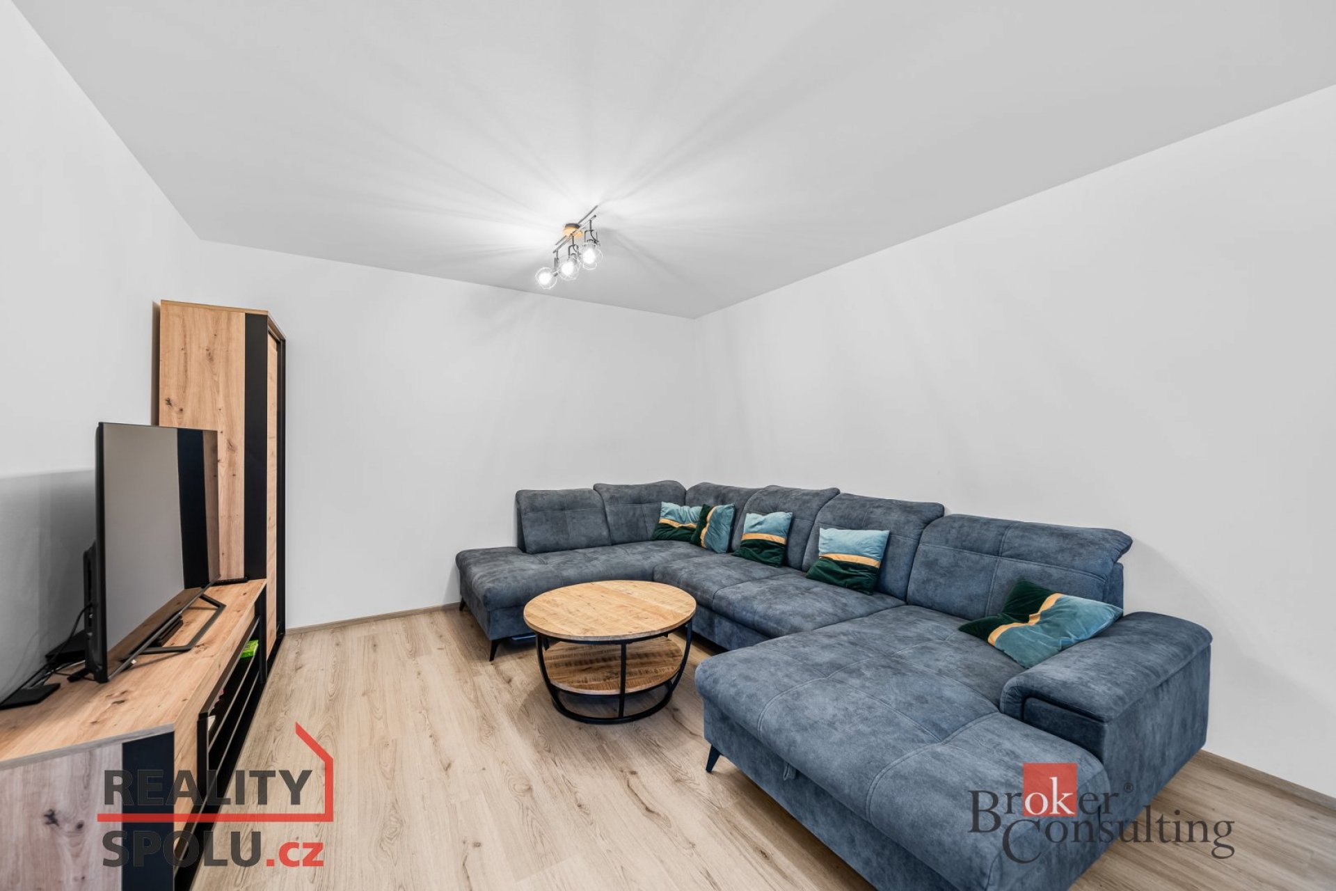 Rohový rodinný dům se zahradou