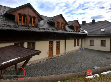 Prodej - komerční objekt, jiný, 439,43 m²