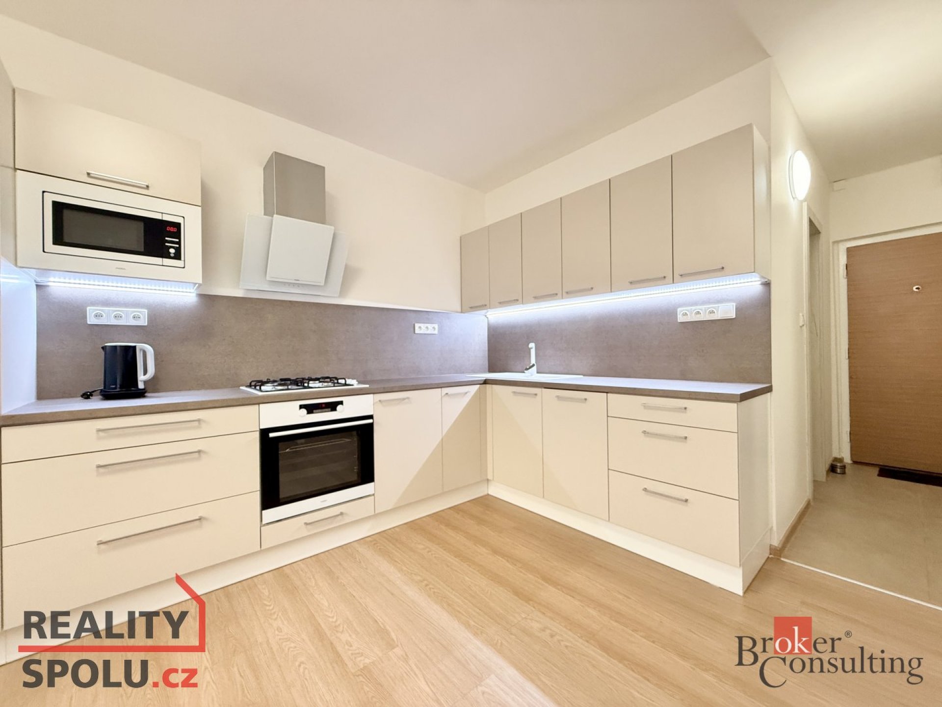 Pronájem, byty/1+1, 40 m2, Evžena Rošického 1061/1, Svinov, 72100 Svinov [ID 79916]