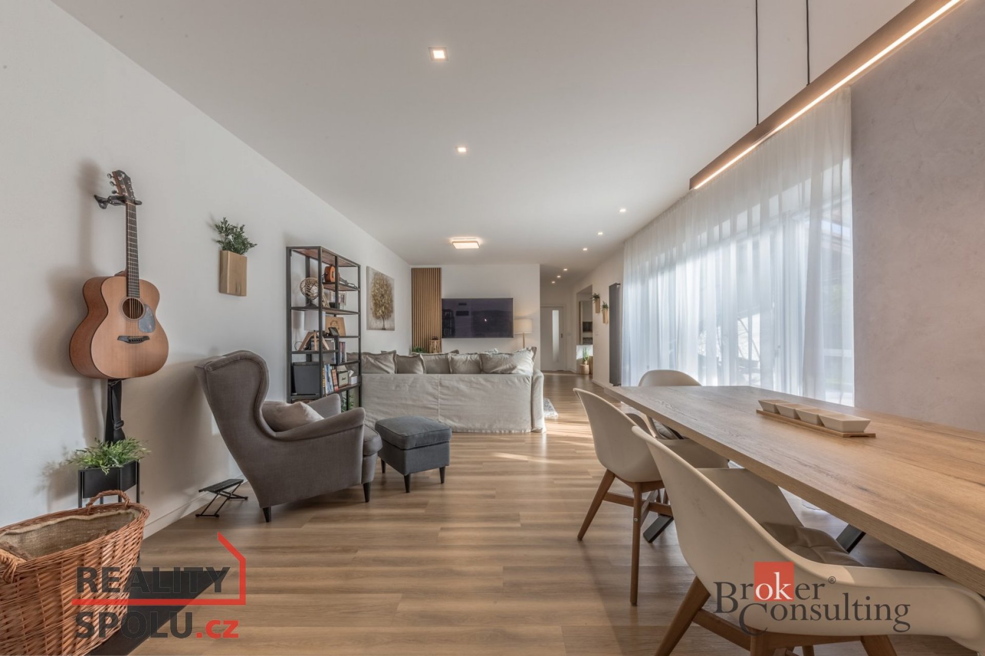 Prodej rodinného domu 291 m2, pozemek 735 m2, Zlonín, Praha - východ,