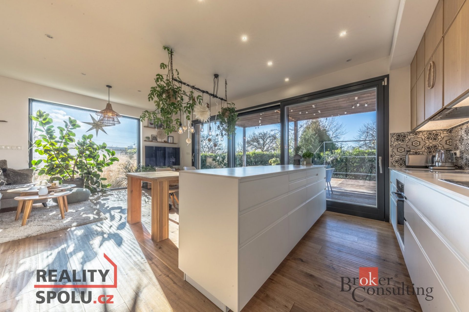 Moderní dům 5kk, 140 m2, pozemek 1.005 m2, v harmonii s přírodou – Zdiby, Brnky