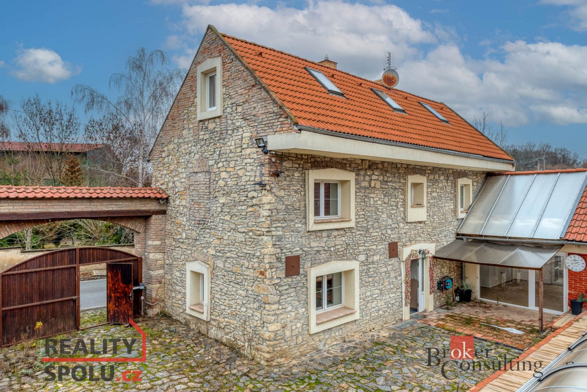 Statek za cenu pražského bytu. Příležitost pro váš život i podnikání.