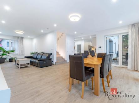 Prodej - dům/vila, 243 m²