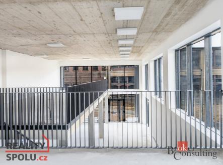 Pronájem - komerční objekt, jiný, 232 m²