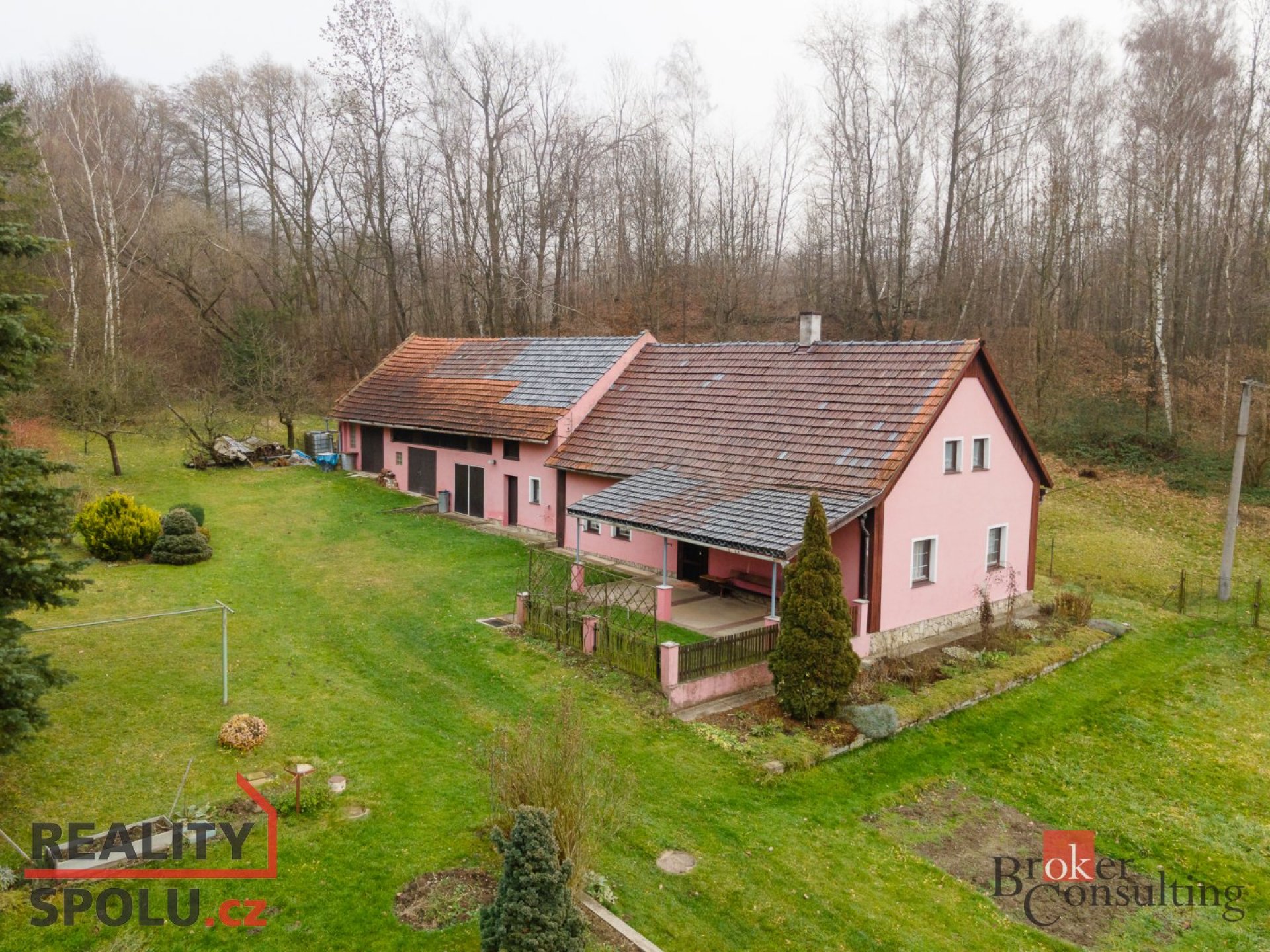 Rodinný dům se stavebním pozemkem v Bartošovicích