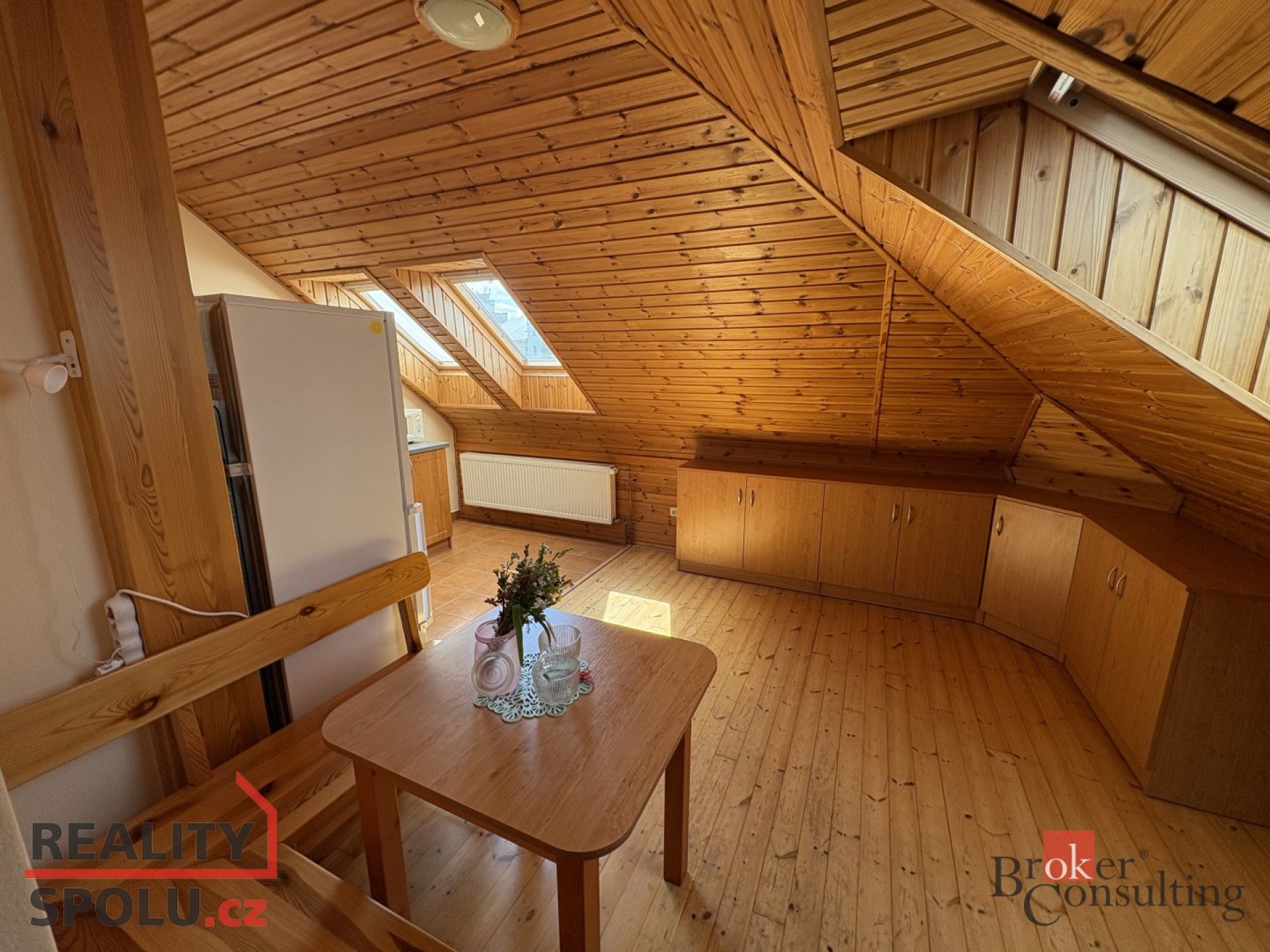 Pronájem plně zařízeného bytu Opava, ul. třída Spojenců