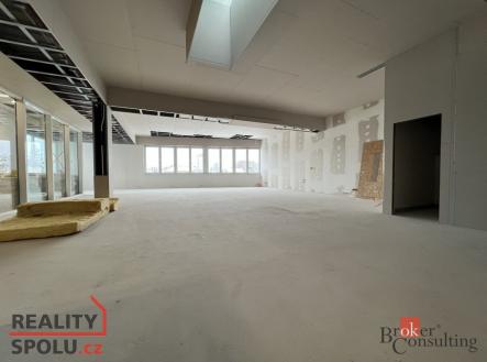 Pronájem - komerční objekt, jiný, 167 m²