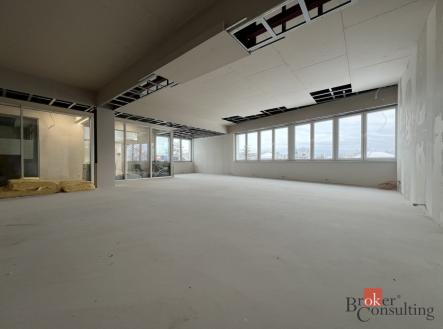 Pronájem - komerční objekt, jiný, 167 m²