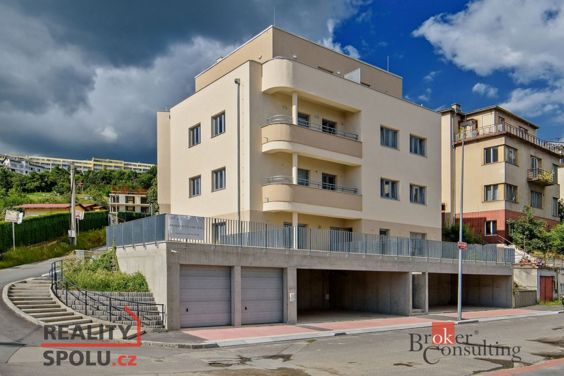 Pronájem bytu 1kk/T, 42,5 m2 v novostavbě, garáž, Vila Rokoska, Praha 8