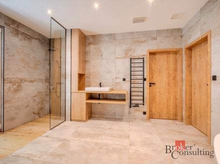 Prodej - dům/vila, 450 m²