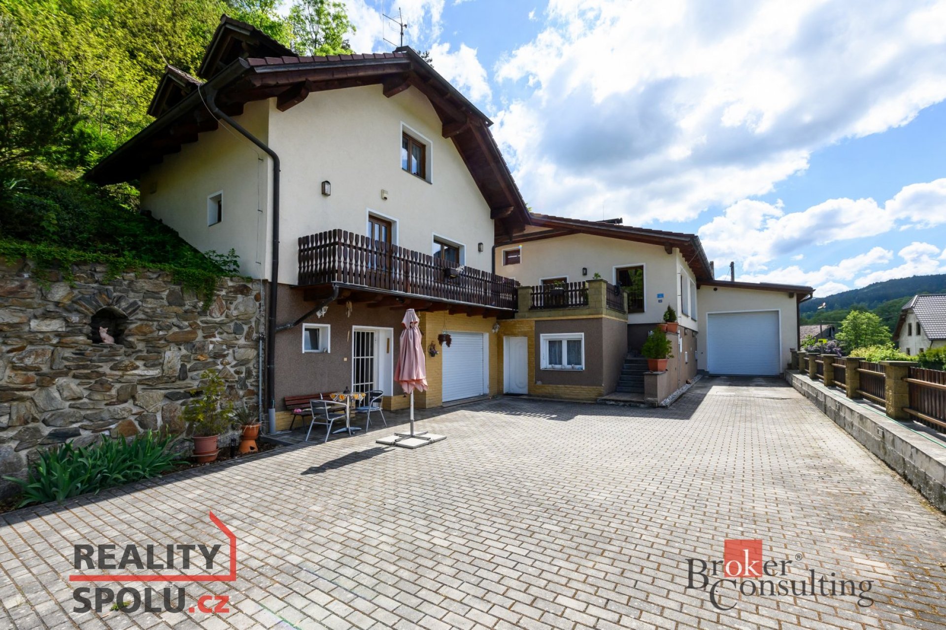 Prodej vícegeneračního rodinného domu v Dešenicích, části Milence