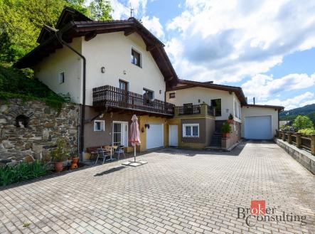 Prodej - dům/vila, 327 m²