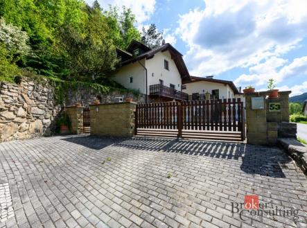 Prodej - dům/vila, 327 m²