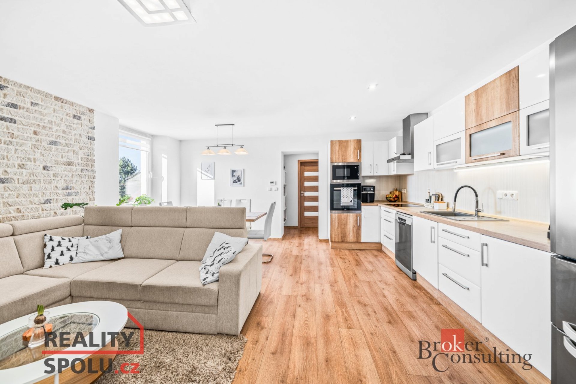 Byt 3+KK s dvěmi parkovacími místy a společnou zahradou