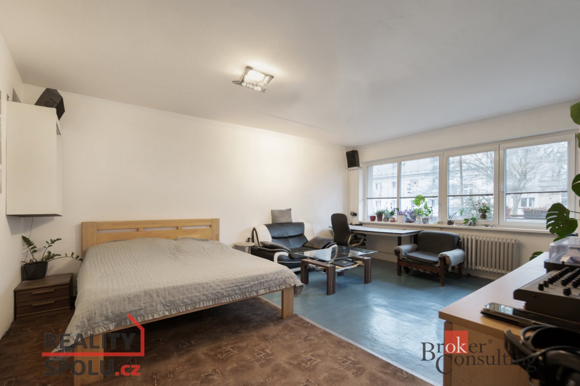 Prostorný byt 1+1 s balkonem