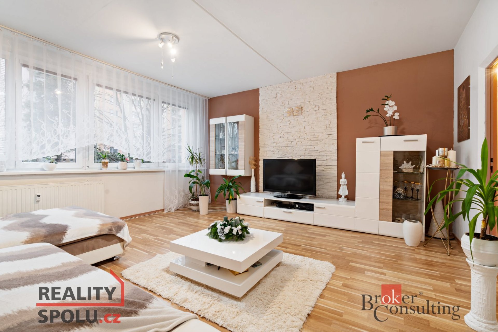 Prostorný byt 4+1 po rekonstrukci s výtahem a výbornou dostupností