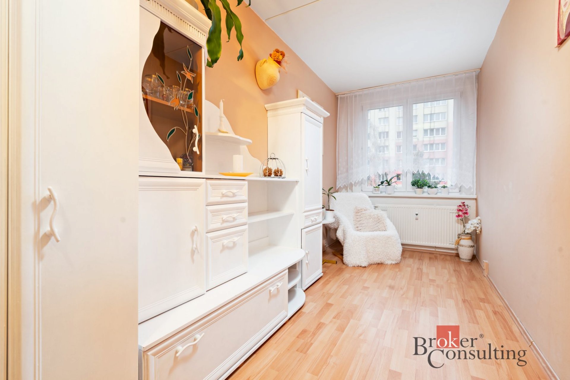 Prostorný byt 4+1 po rekonstrukci s výtahem a výbornou dostupností