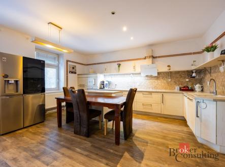 Prodej - dům/vila, 270 m²