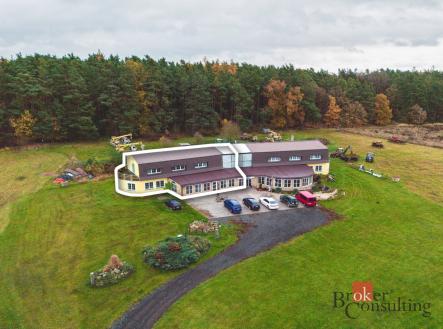 Pronájem - dům/vila, 350 m²