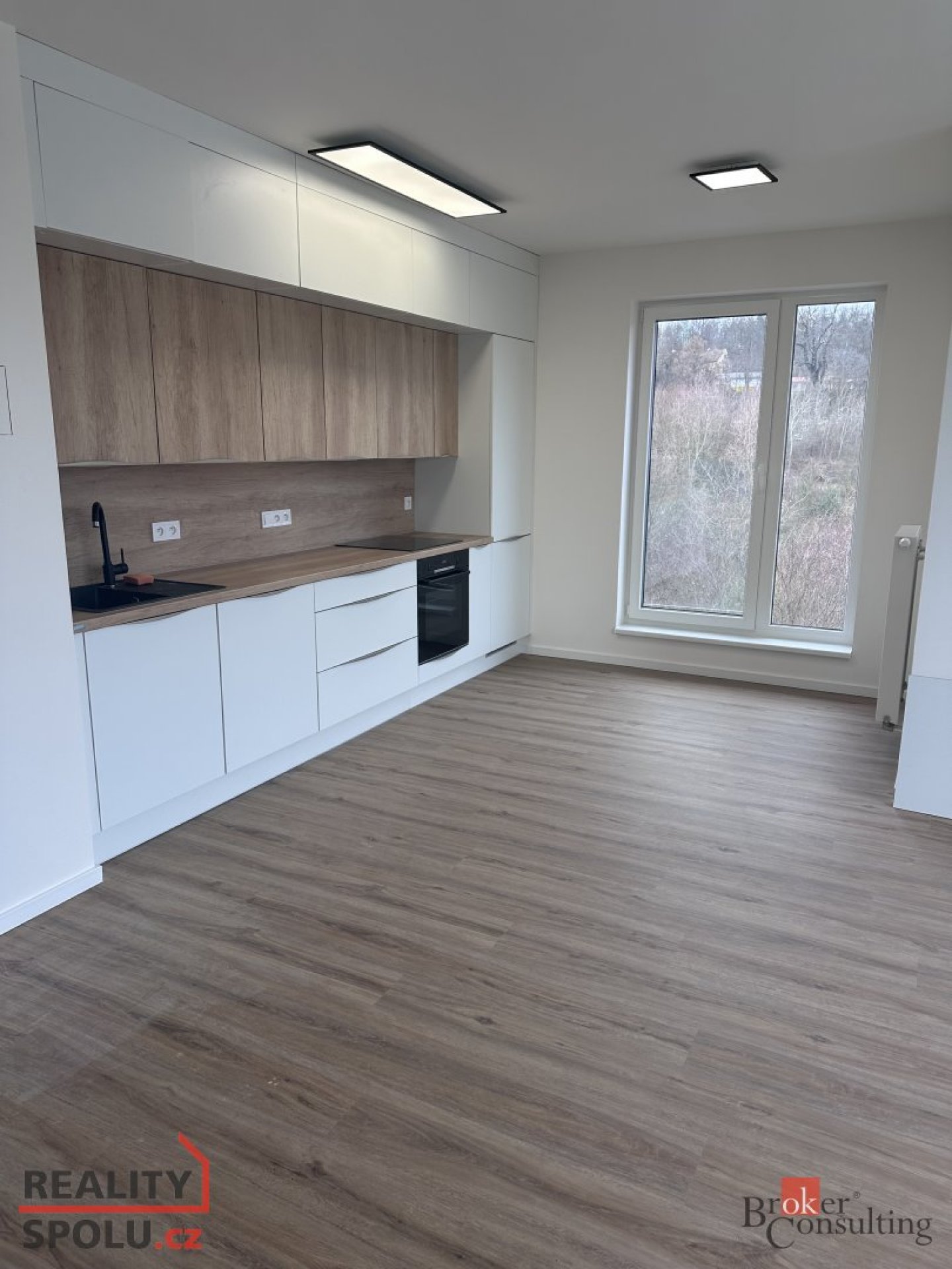 Pronájem novostavby 3+kk s balkonem, parkovacím stáním a sklepem – Kladno