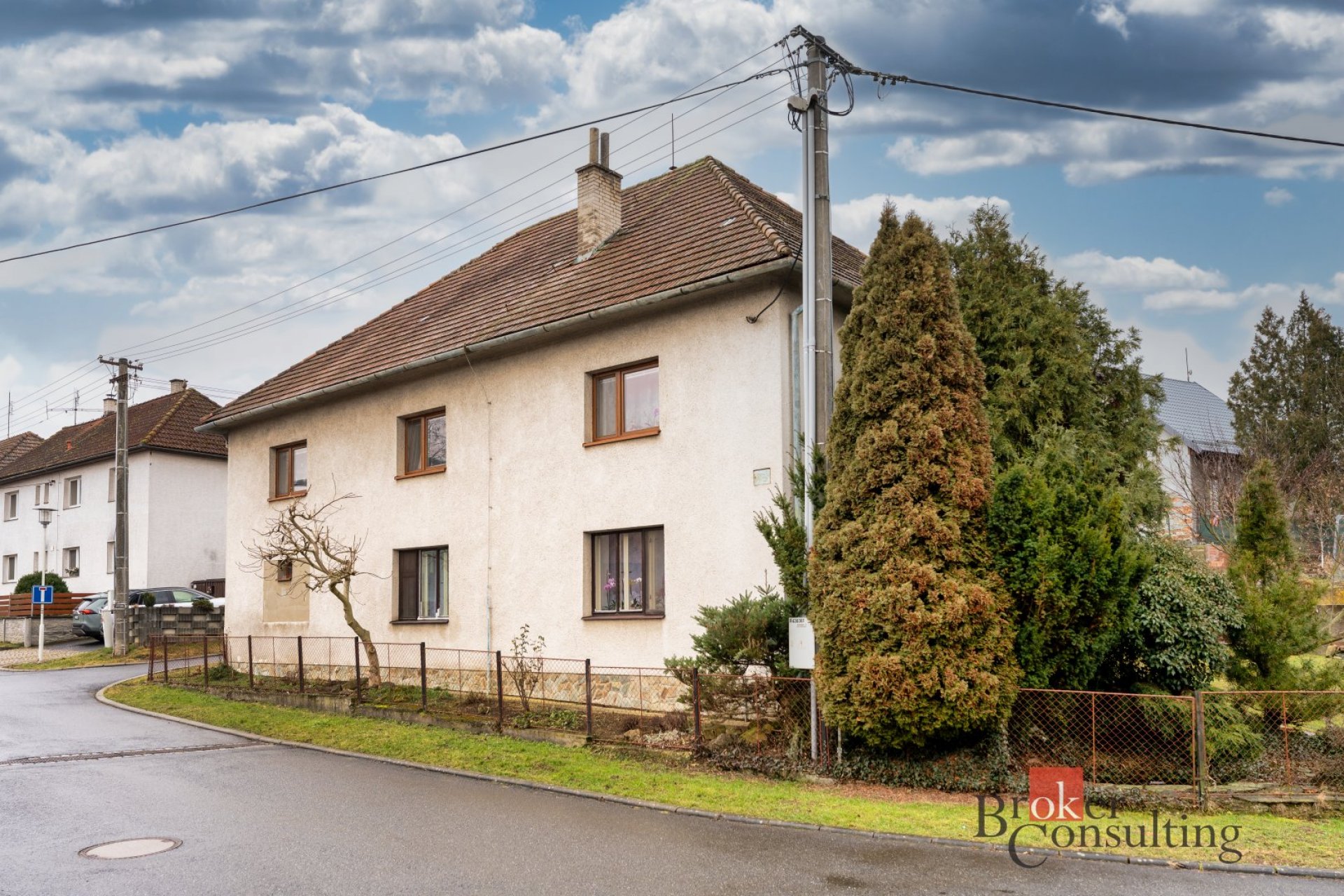 Rodinný dům Lípa, 280m2, 4+kk 118m2, 3+kk 118m2, suterén 44m2, pozemek 1010m2