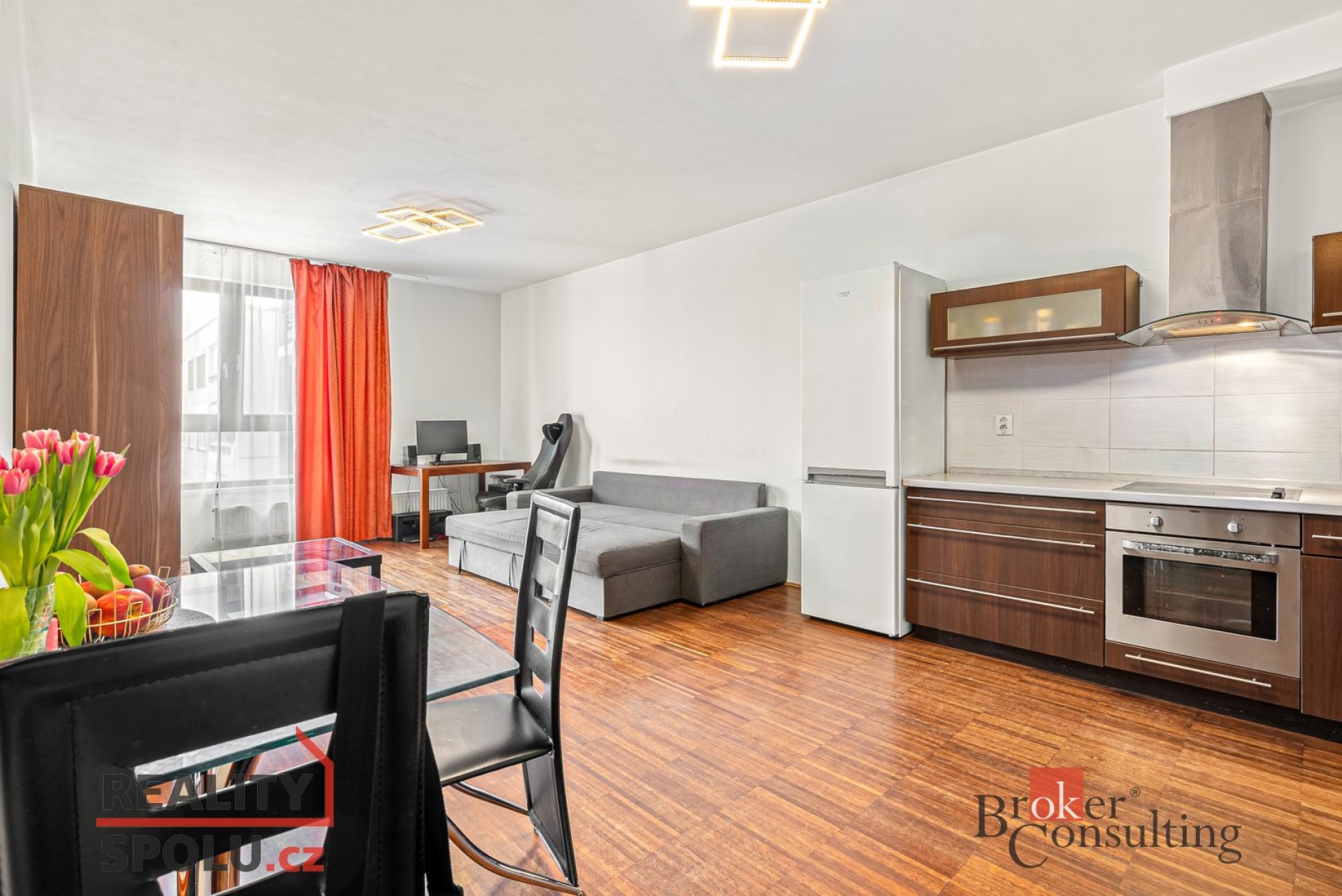 Prodej bytu 2+kk 68 m2 , terasa 6m2 + garážové stání Jeremiášova 2722/2c, Praha 5