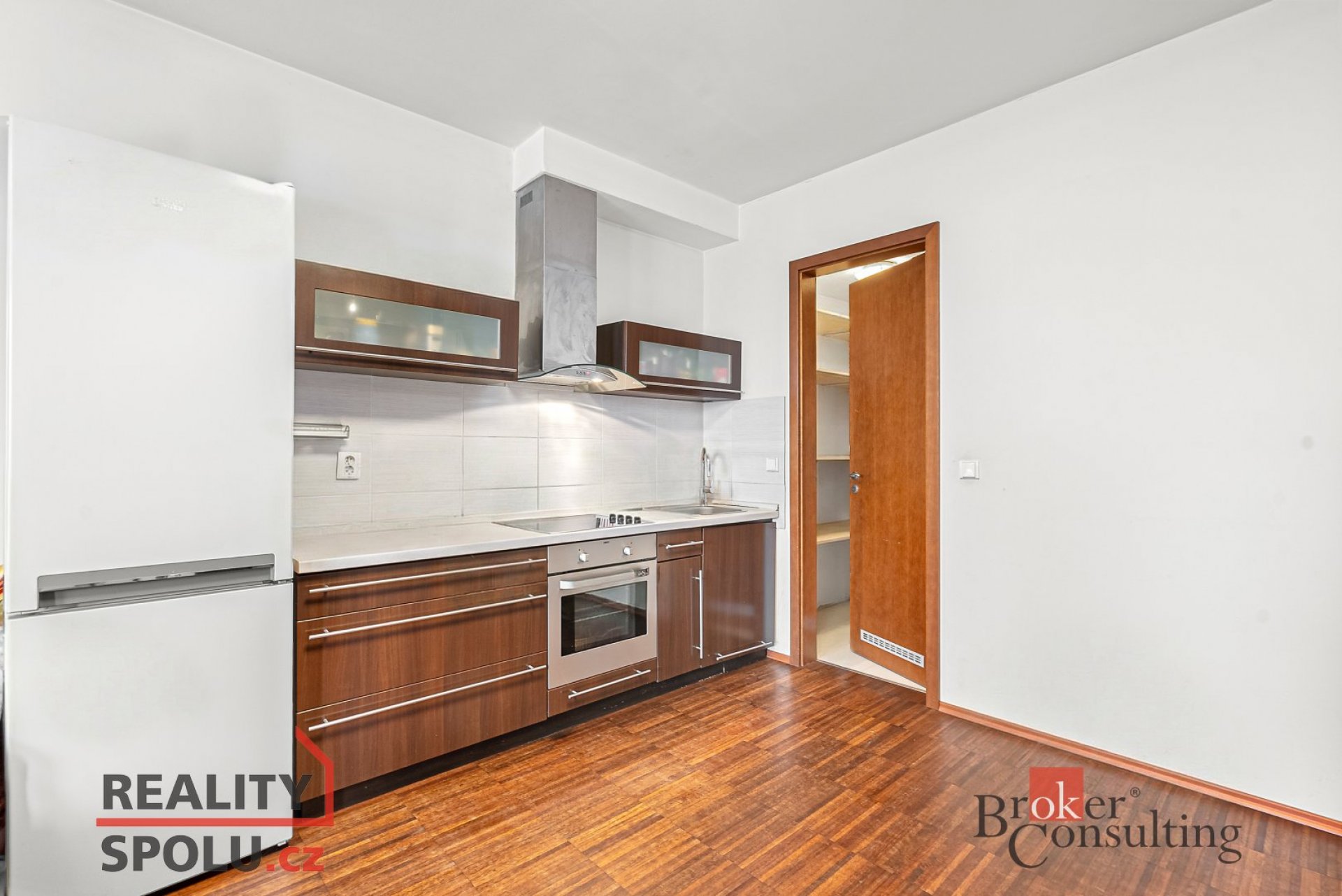 Prodej bytu 2+kk 68 m2 , terasa 6m2 + garážové stání Jeremiášova 2722/2c, Praha 5