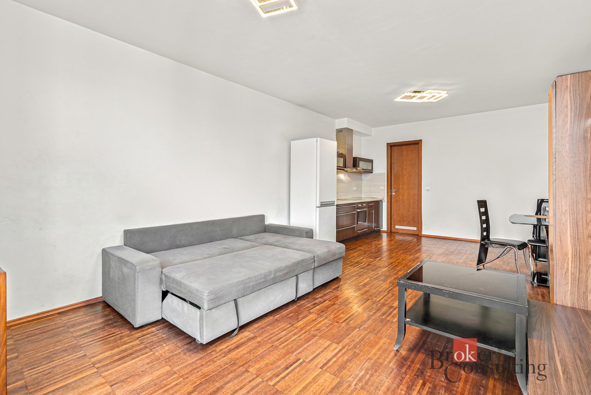 Prodej bytu 2+kk 68 m2 , terasa 6m2 + garážové stání Jeremiášova 2722/2c, Praha 5