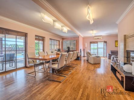 Prodej - dům/vila, 307 m²